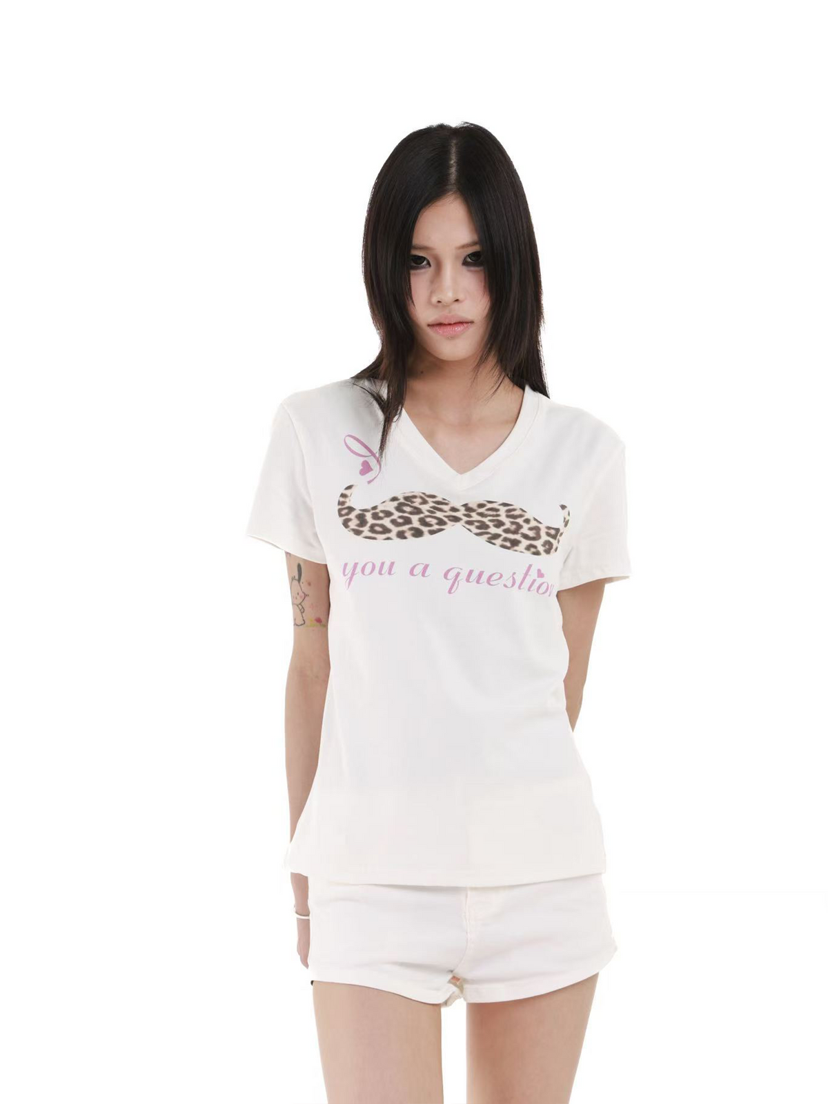 LEOPARD-PRINT V-NECK T-SHIRT