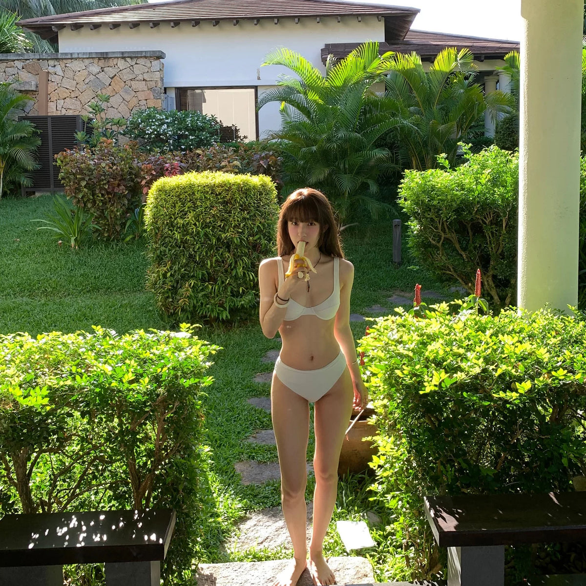 SWEET WHITE SPAGHETTI-STRAP BIKINI SET