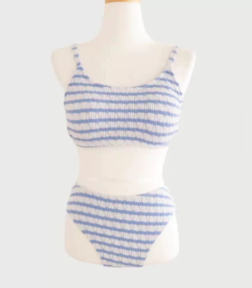 KOREAN-STYLE TWO-PIECE SWIM SET