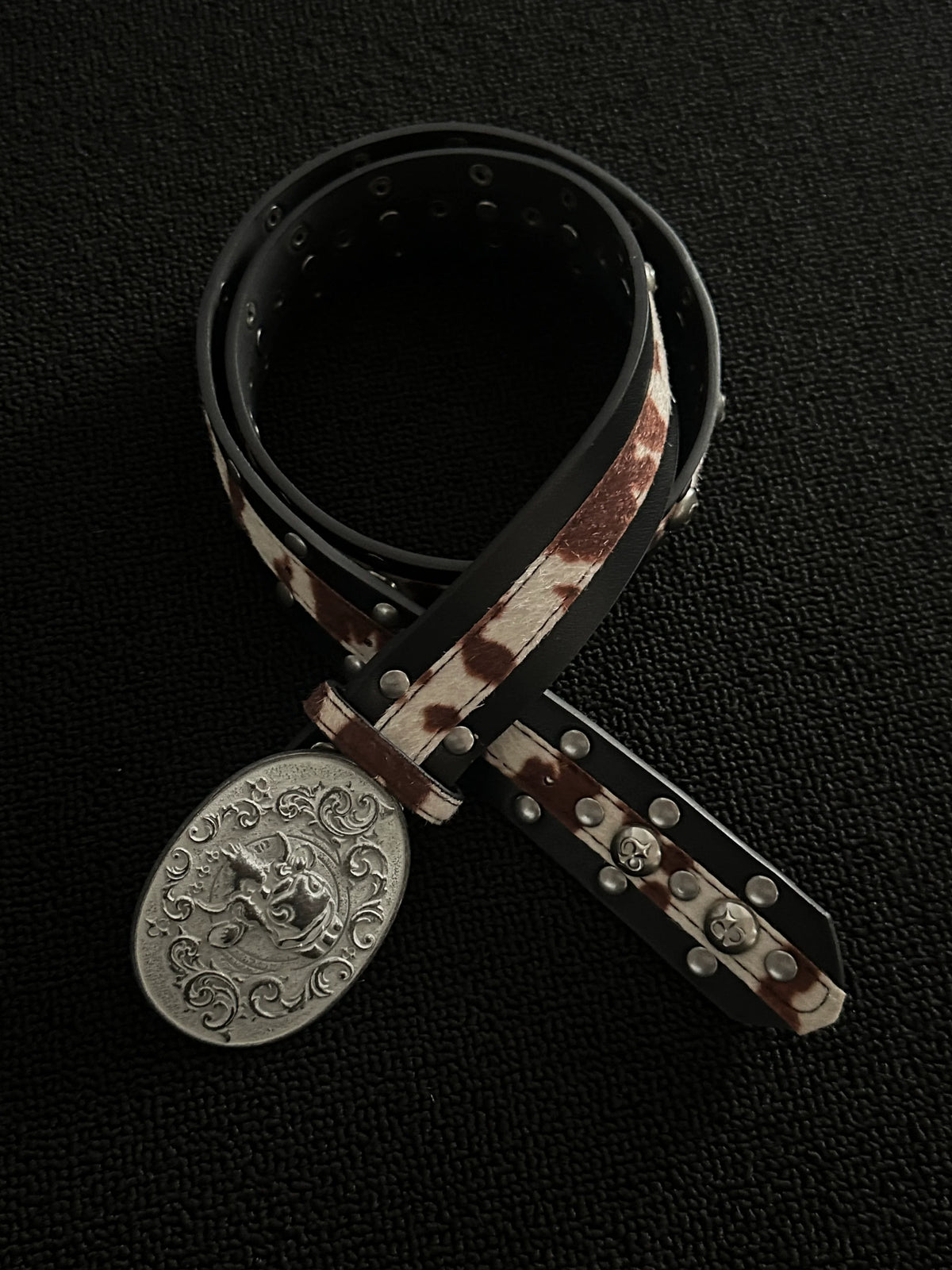 COWHIDE RIVET BELT BELT