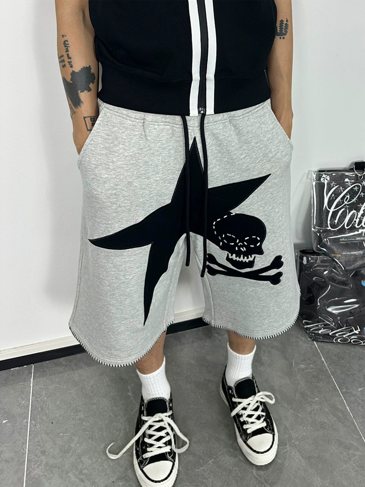 STAR SKULL EMBROIDERED SHORTS