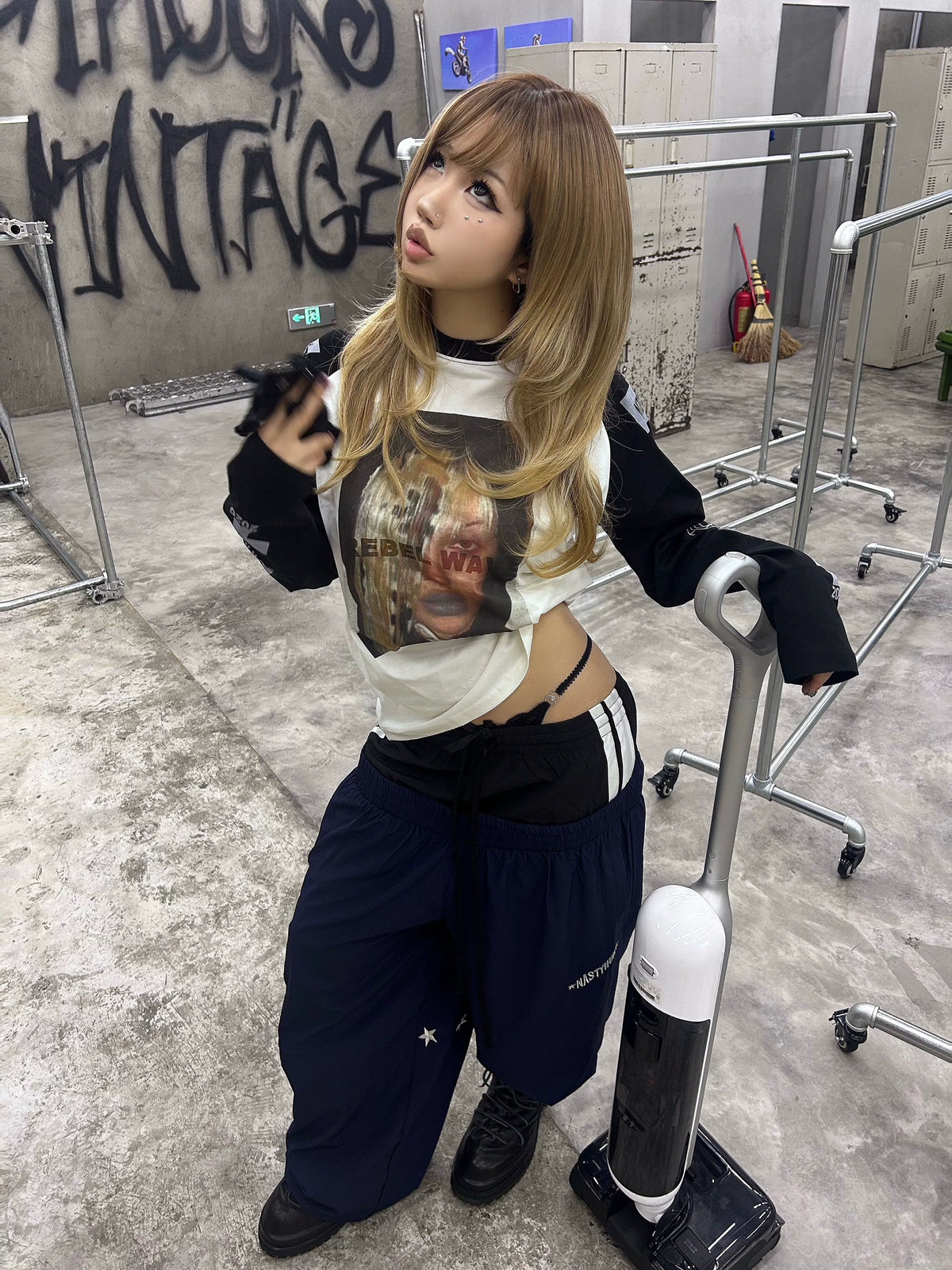 WAVE PORTRAIT PRINT LONG SLEEVE TEE