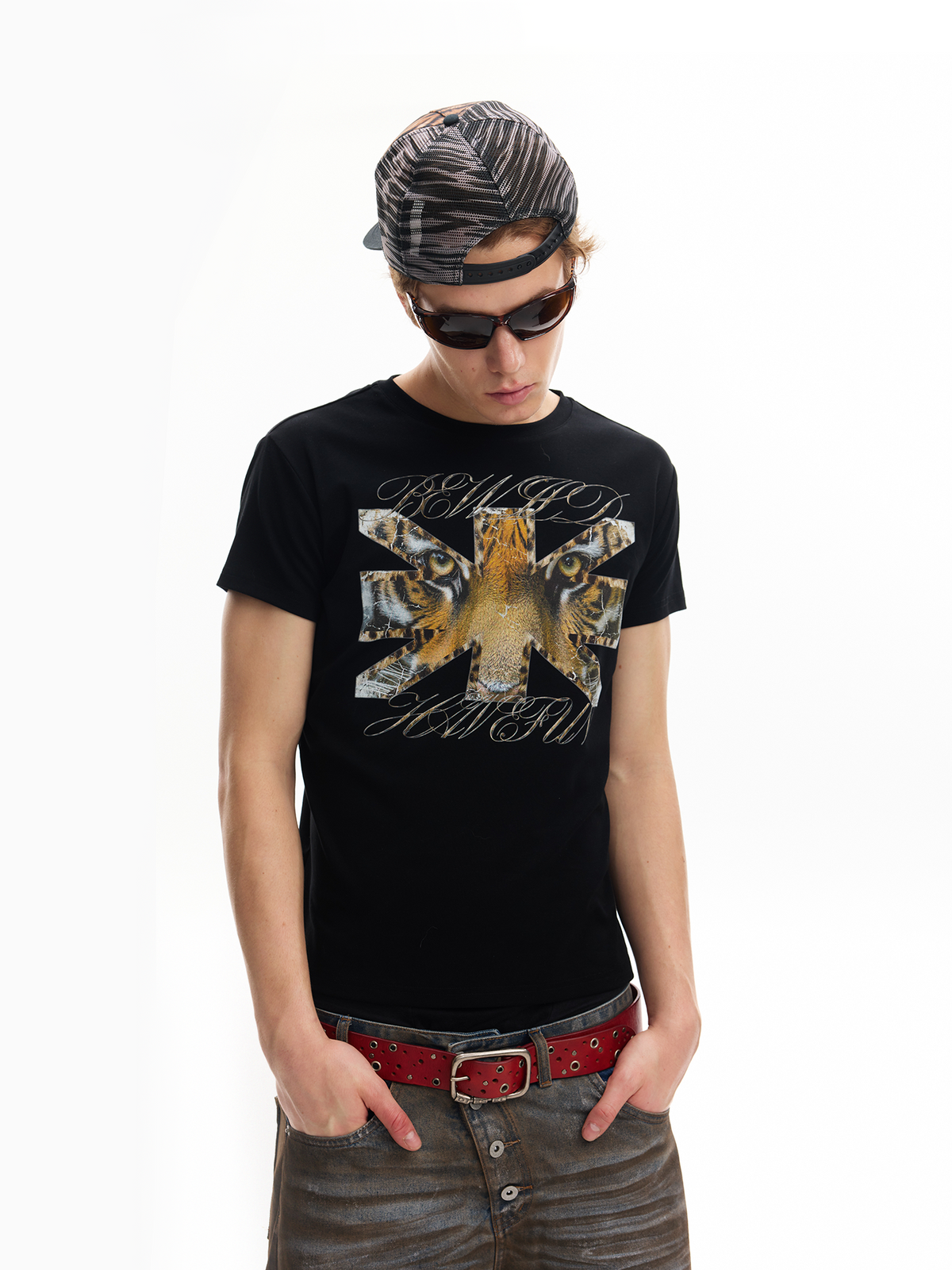 SAVAGE TIGER GRAPHIC TEE
