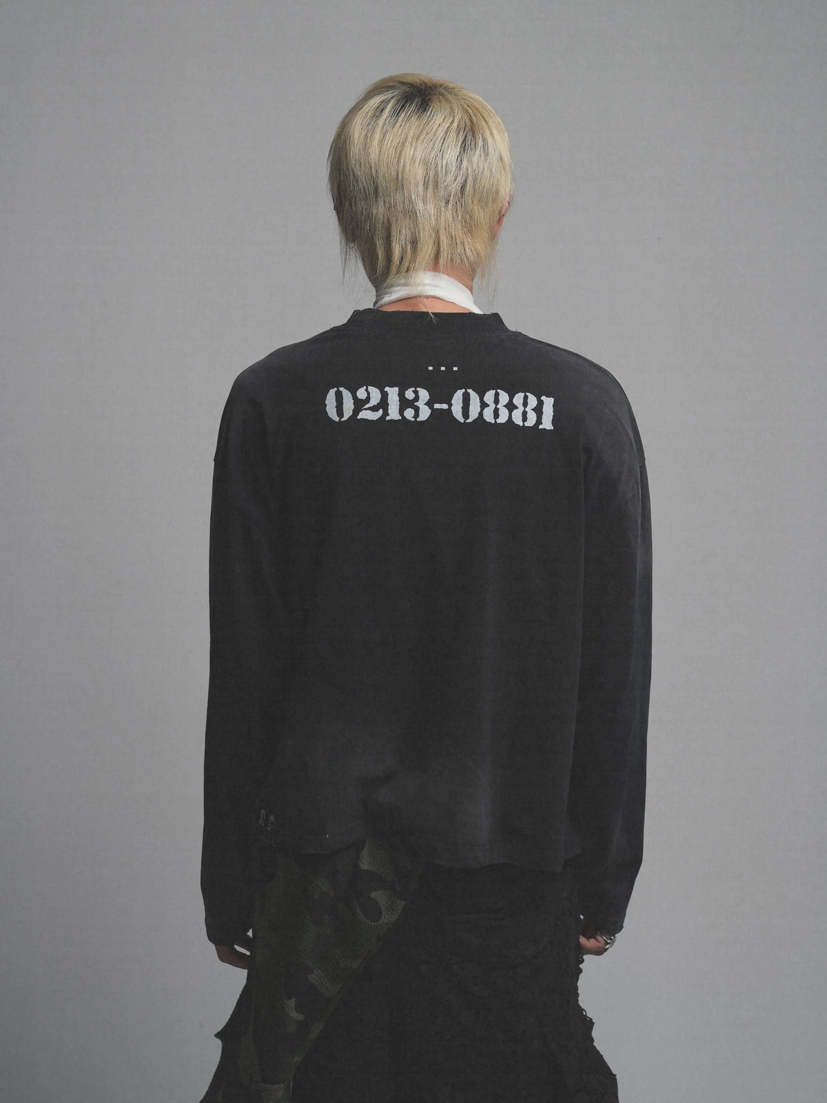 AGED EMOTIONAL PRISONER LONG SLEEVE TEE