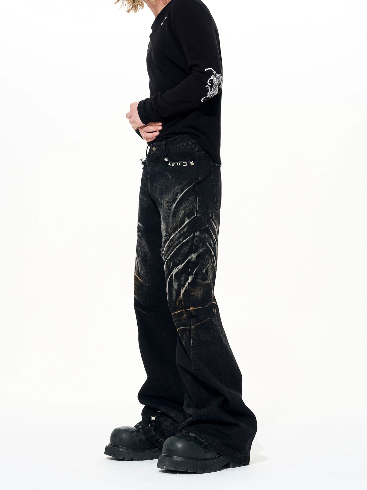 VINTAGE DISTRESSED CAT-EAR JEANS