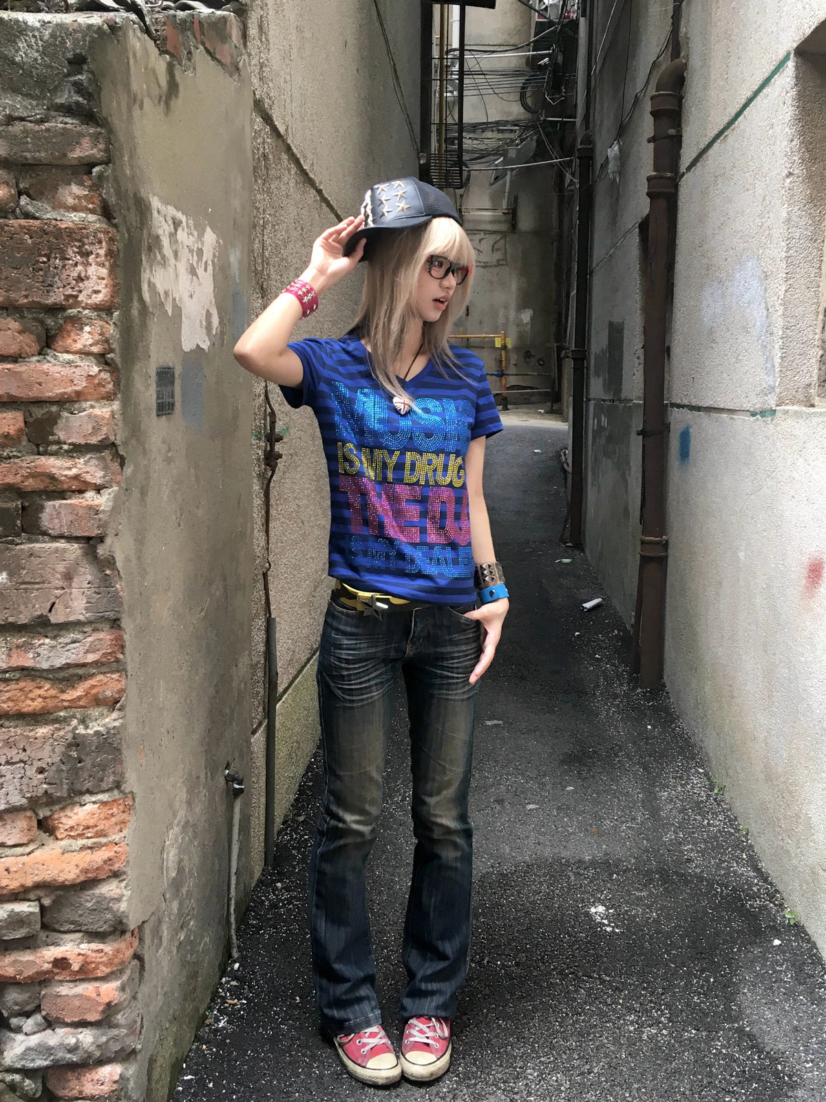COLORFUL MUSIC DRUG T-SHIRT