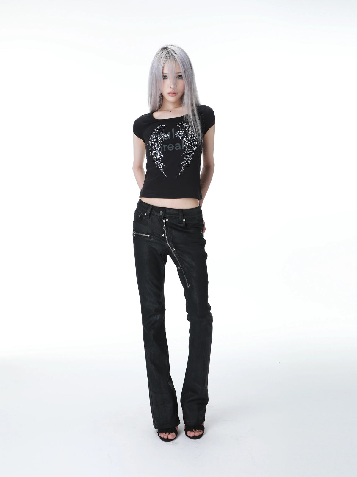 RHINESTONE WINGED U NECK T-SHIRT