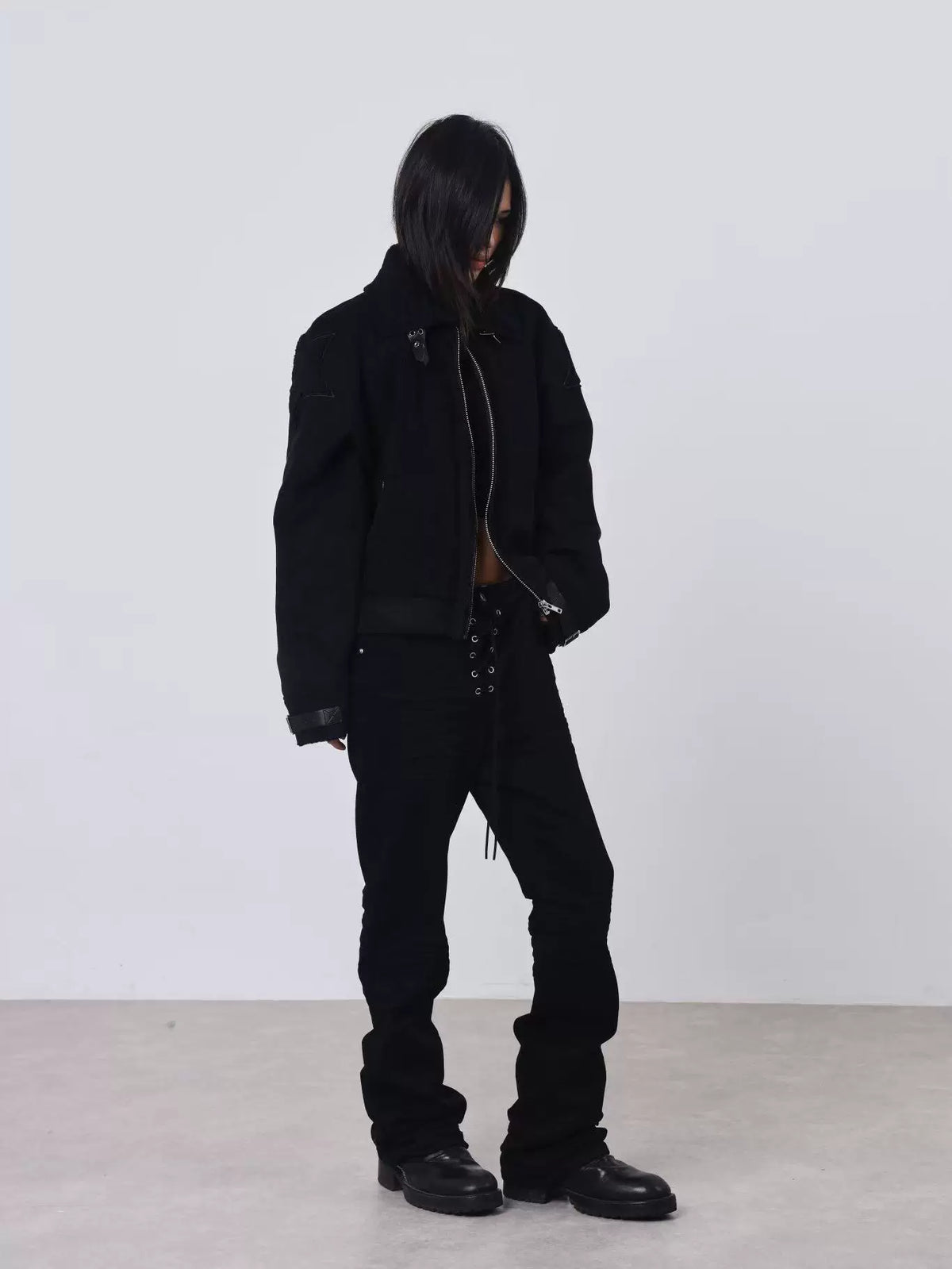 DARK DISTRESSED SLIM JEANS