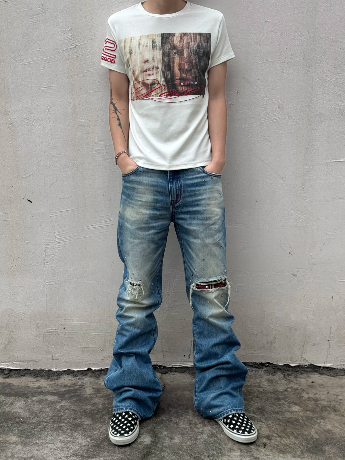 PSYCHEDELIC EMBROIDERED TEE