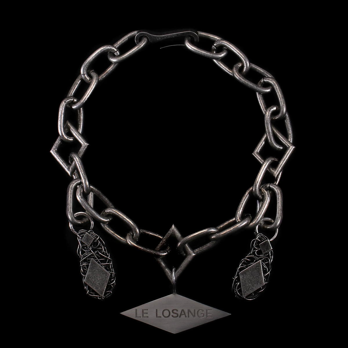 DIAMOND WINDING PENDANT NECKLACE