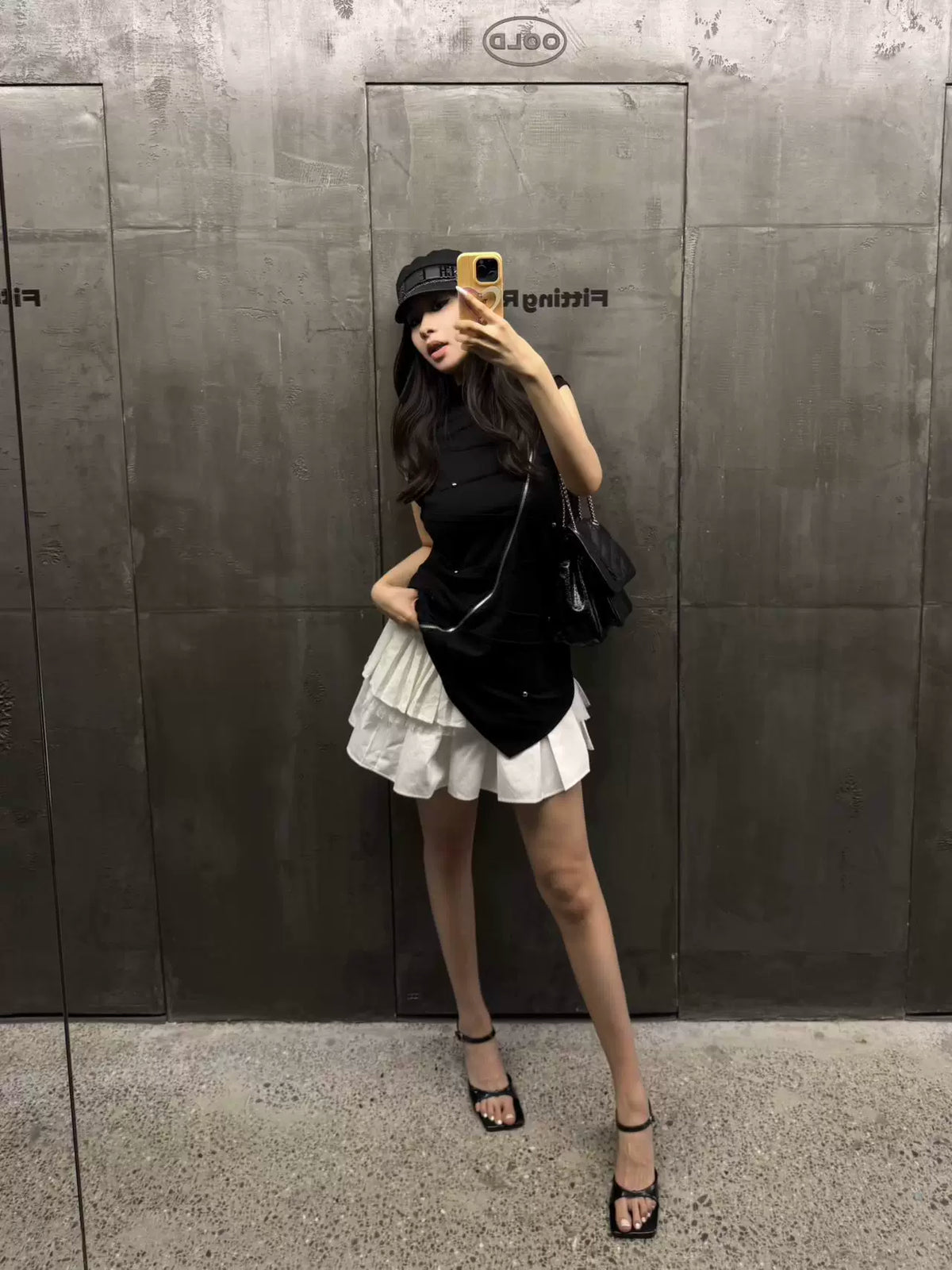 RIVET PLEATED ZIPPER VEST