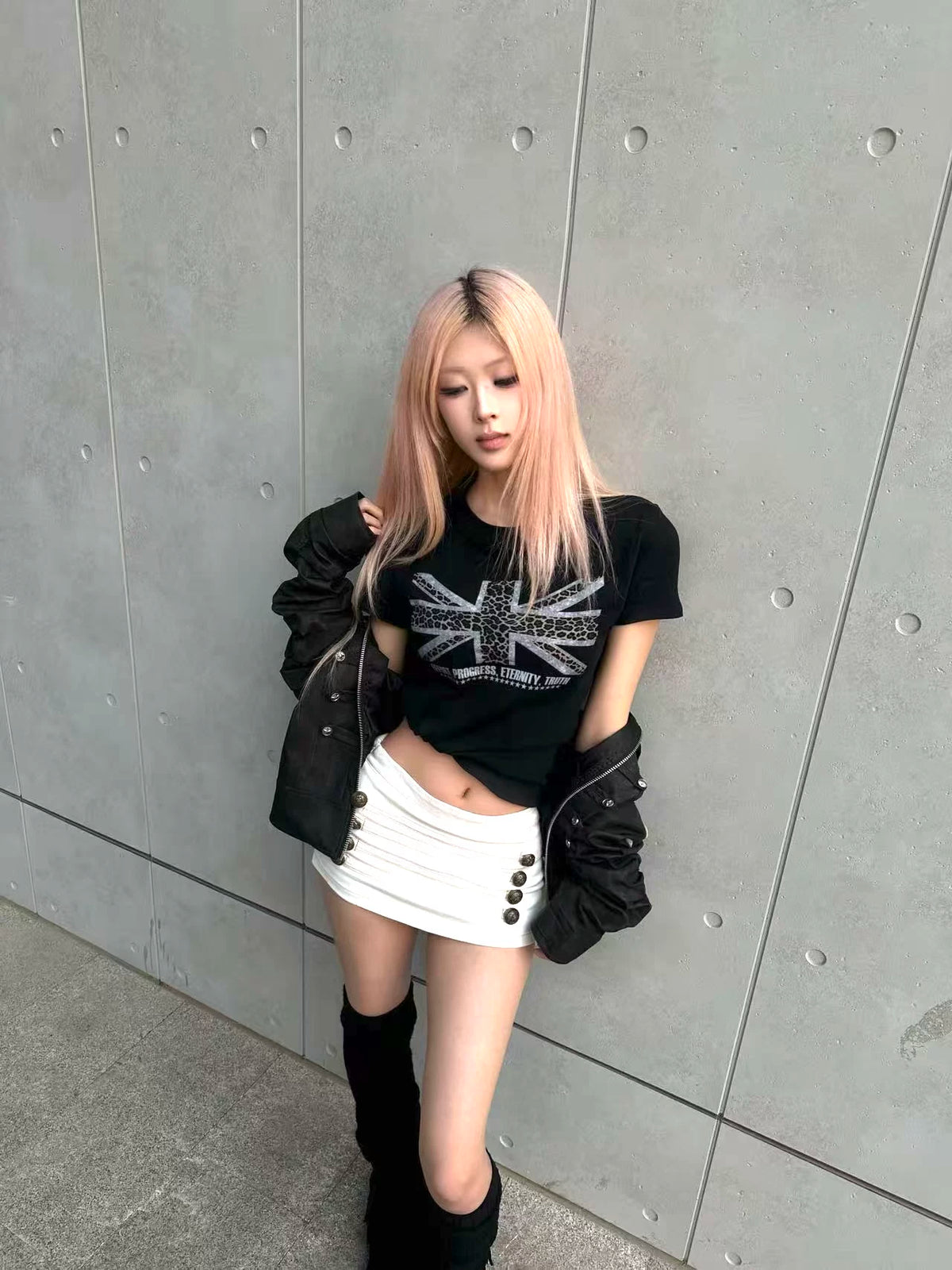 LEOPARD FLAG GRAPHIC T-SHIRT