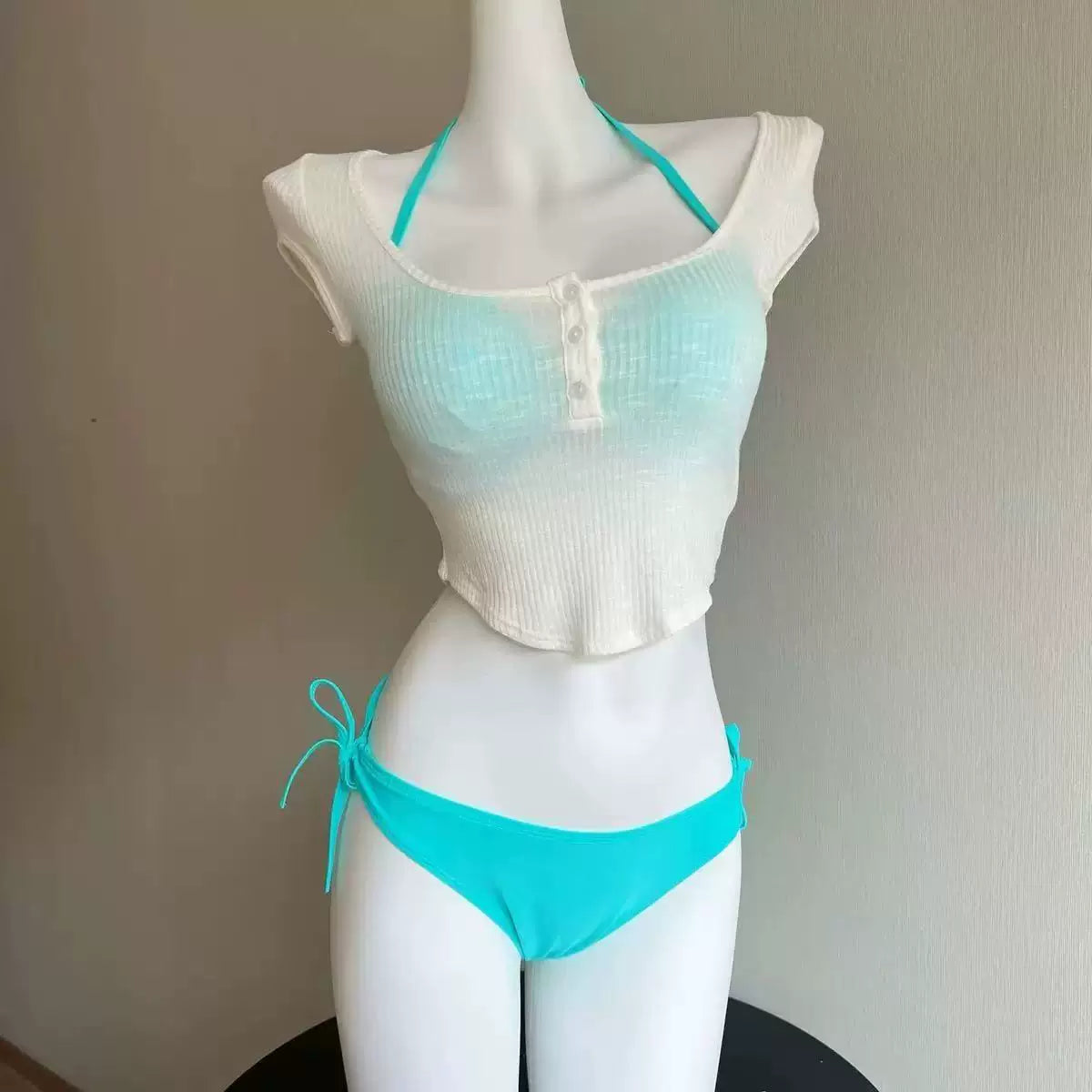 CHIC THREE-PIECE BIKINI SET