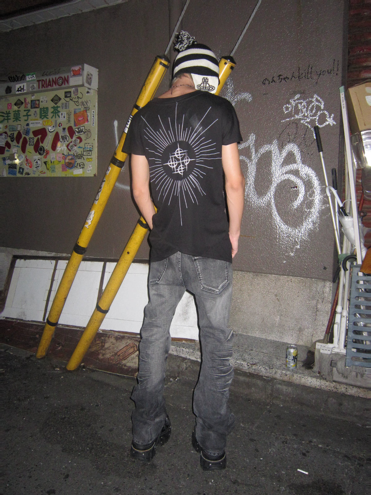 SWALLOWTAIL HEM T-SHIRT