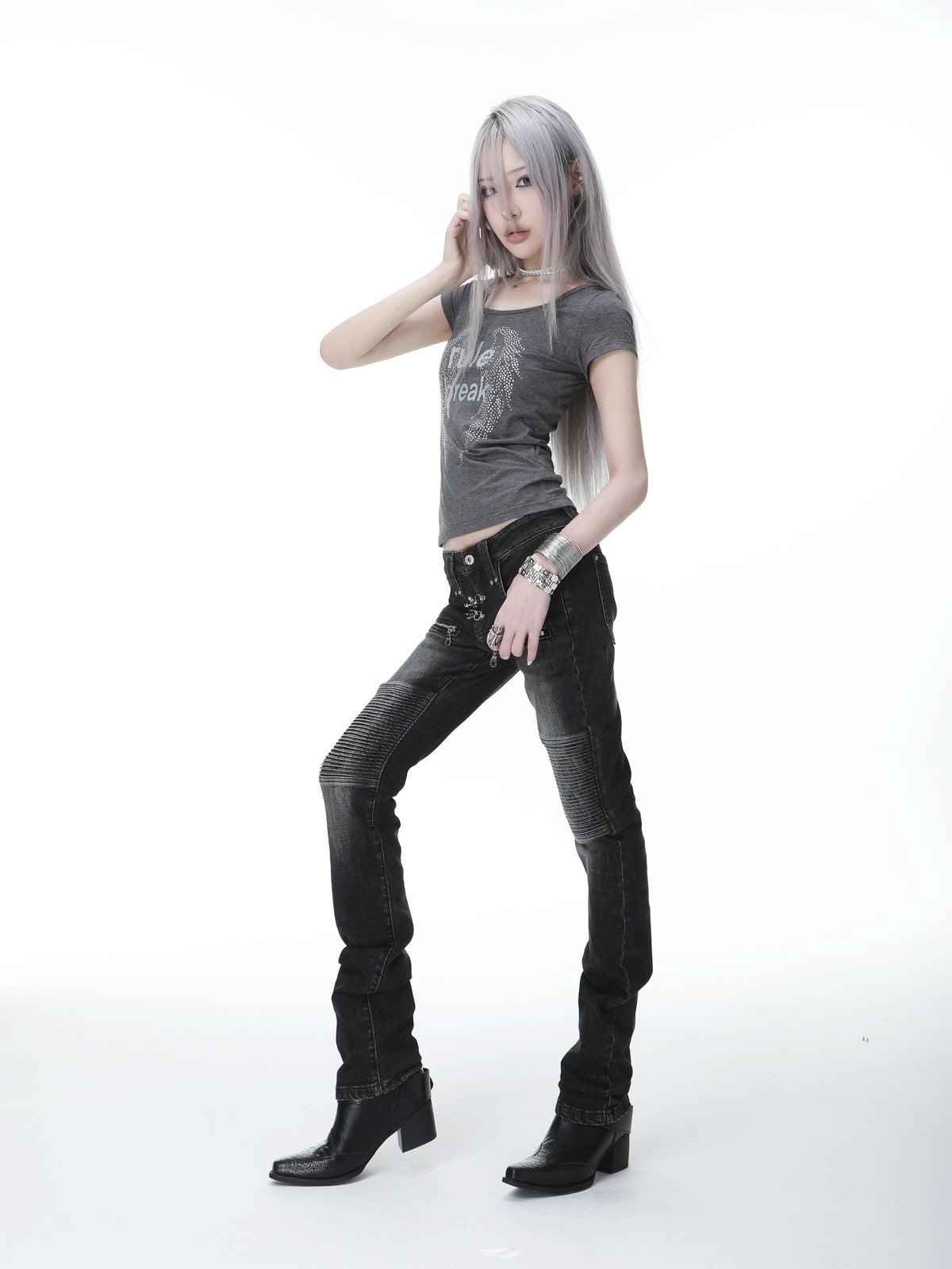 RHINESTONE WINGED U NECK T-SHIRT