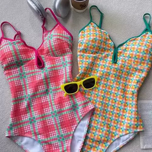 TRENDY OPEN-BACK ONE-PIECE SWIMSUIT