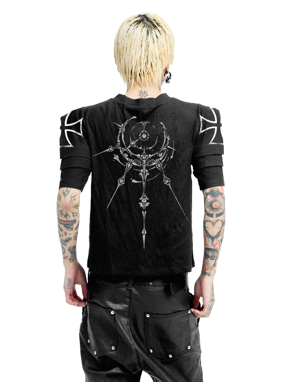 NICHE ARMOR CUFF V-NECK TEE