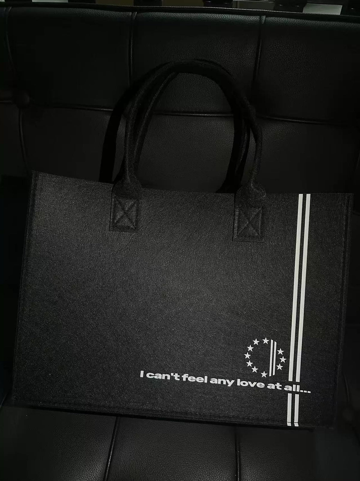 スペイシャス フェルト トートバッグ