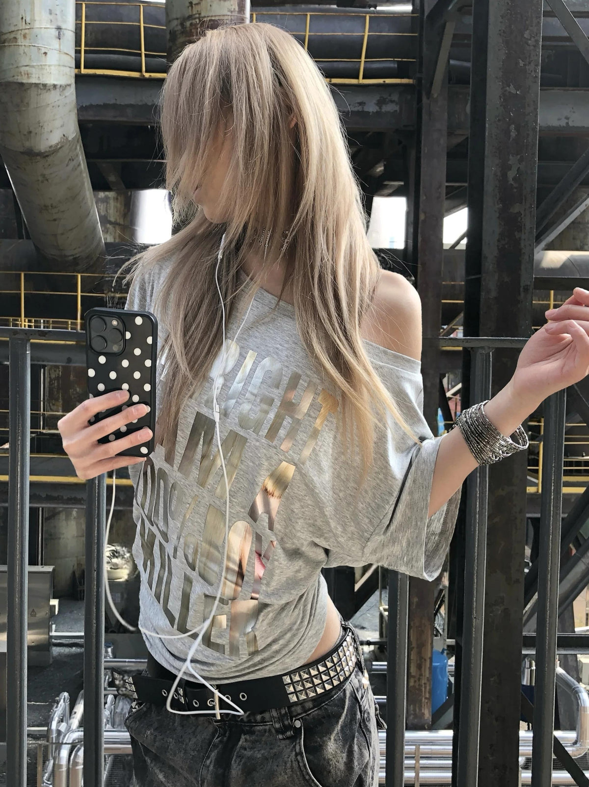 メタリック・フローラル・オフショルダー・Tシャツ