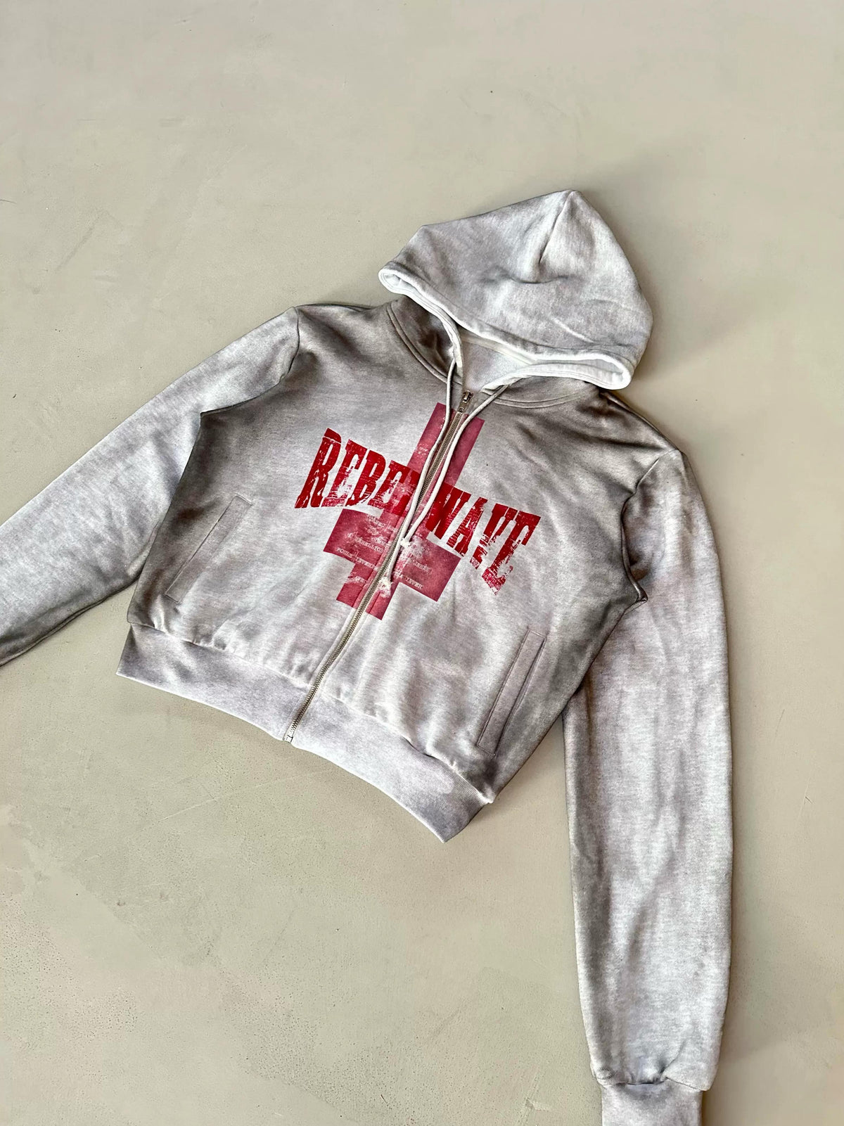 REBEL WAVE GRAPHIC HOODIE
