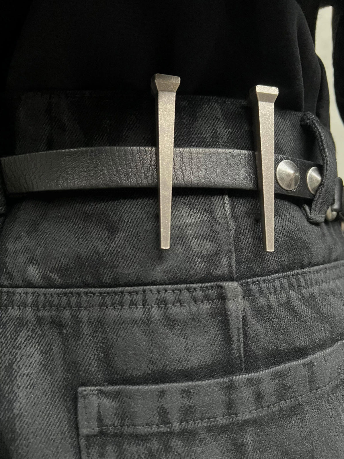 BRUSHED WAX COATED MICRO FLARE JEANS