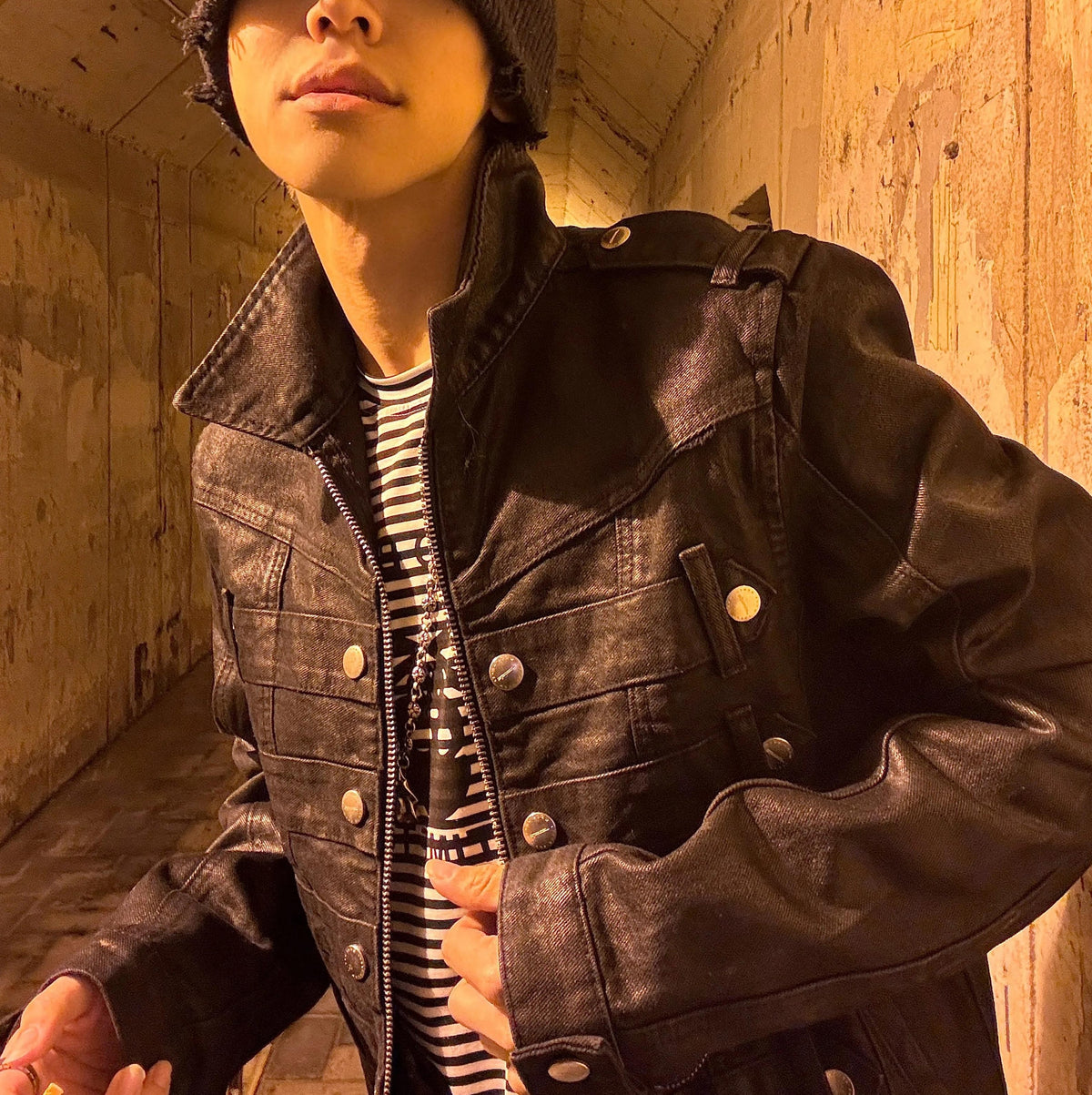 DESTRUCTED DENIM JACKET