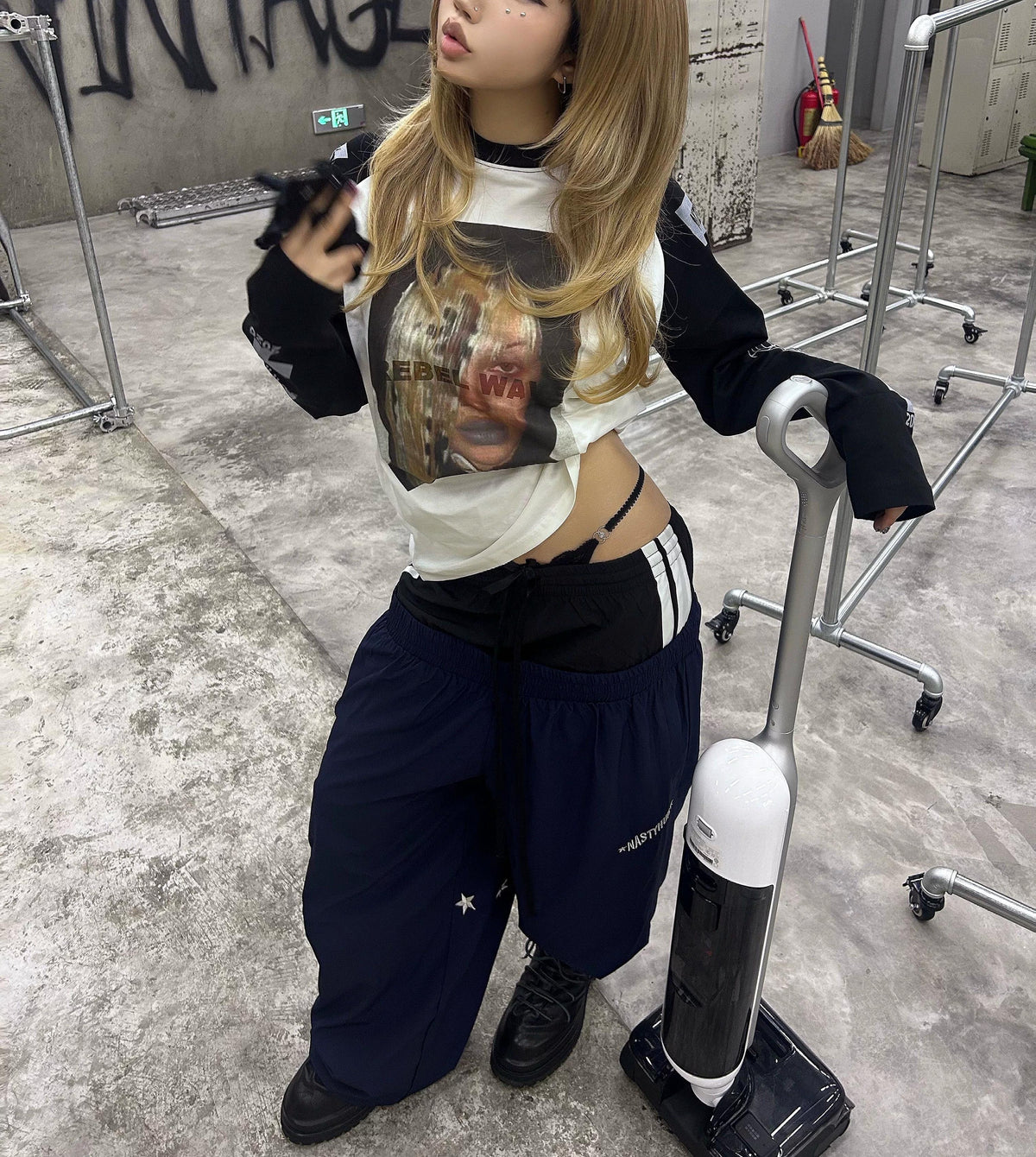 WAVE PORTRAIT PRINT LONG SLEEVE TEE
