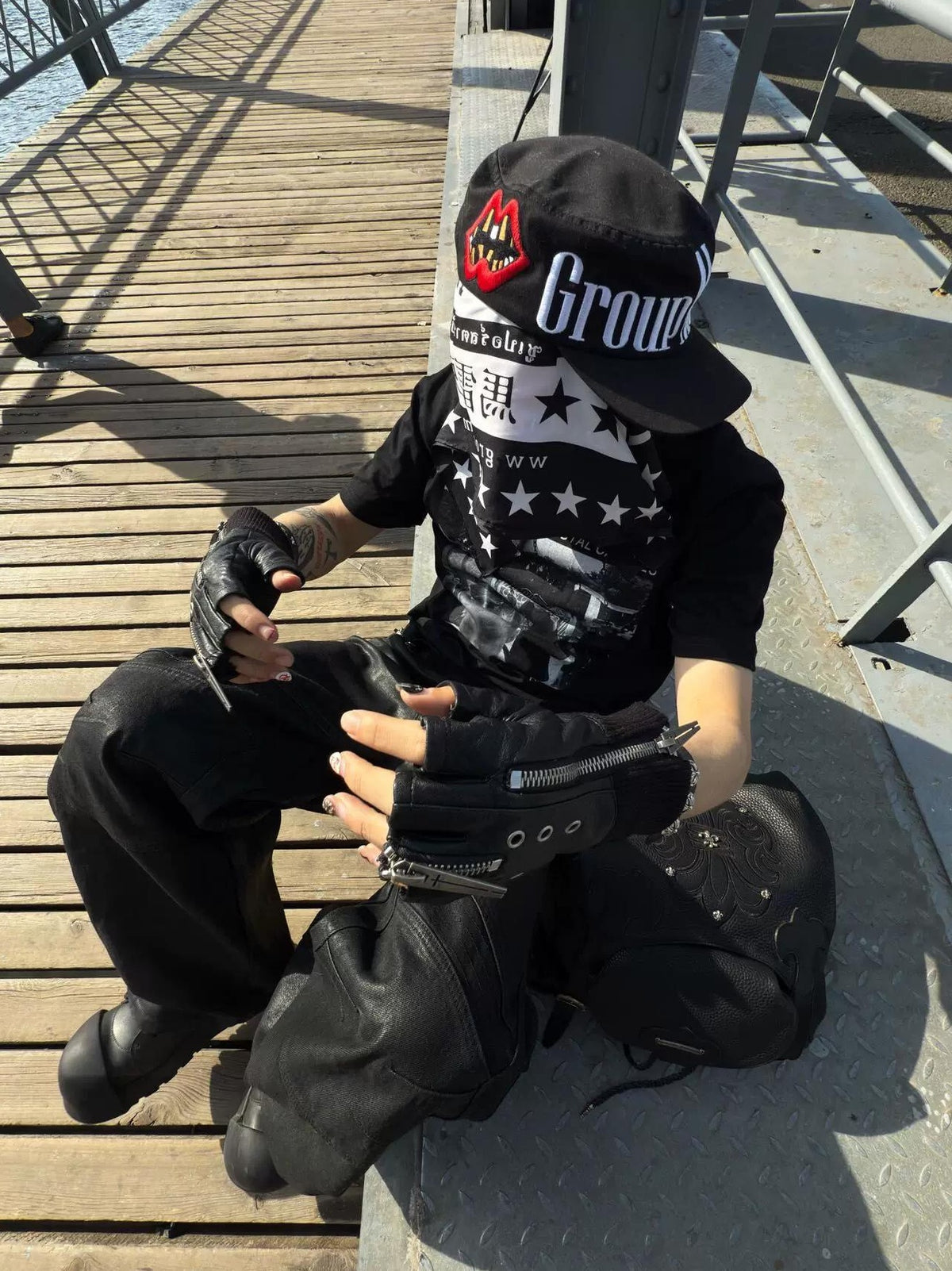 PUNK LAYERED ZIPPER GLOVES