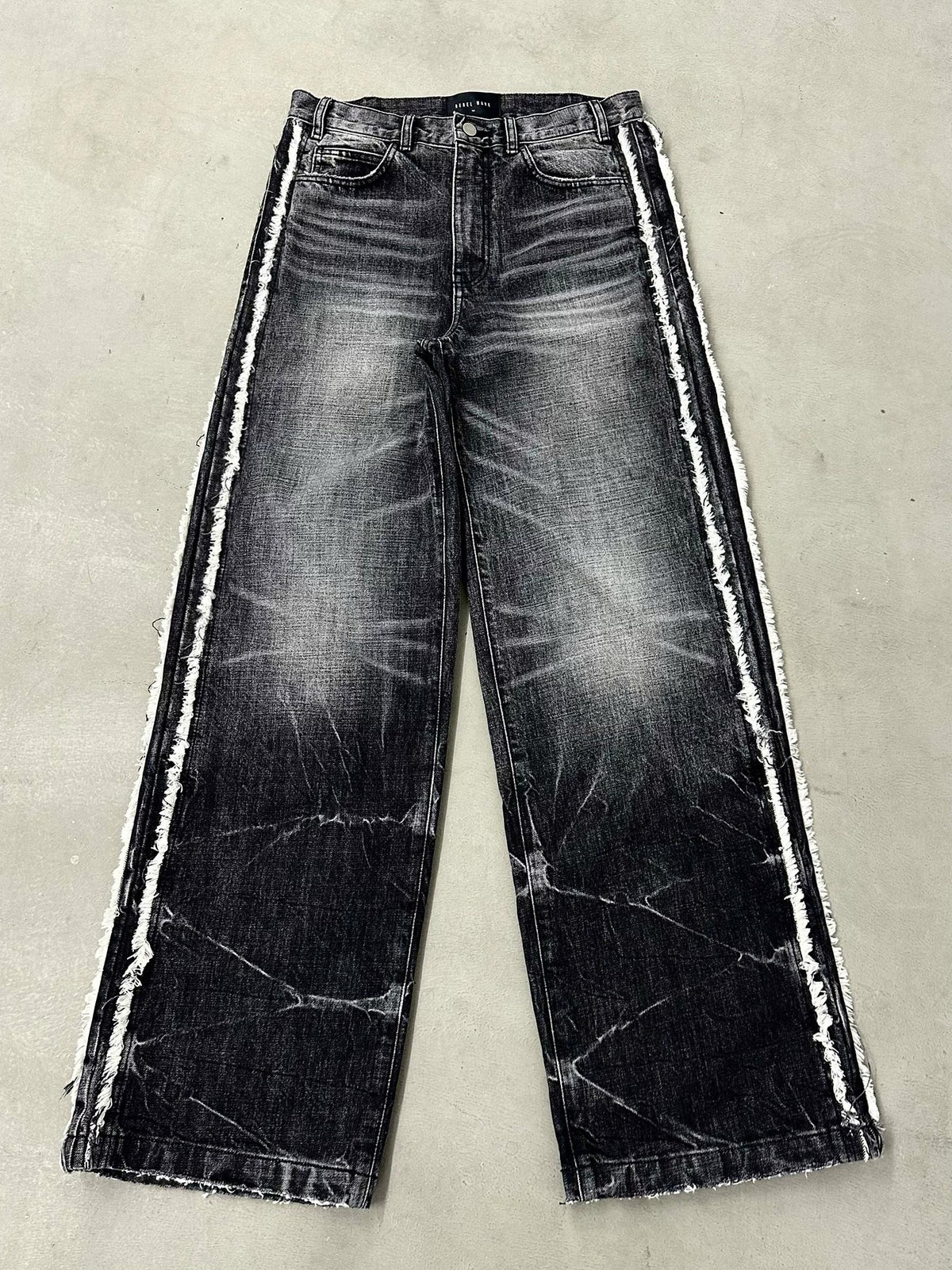 LIGHTNING STRIPE RAW EDGE JEANS
