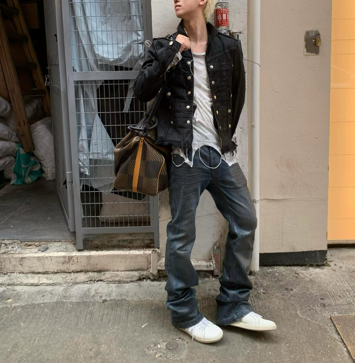 DESTRUCTED DENIM JACKET