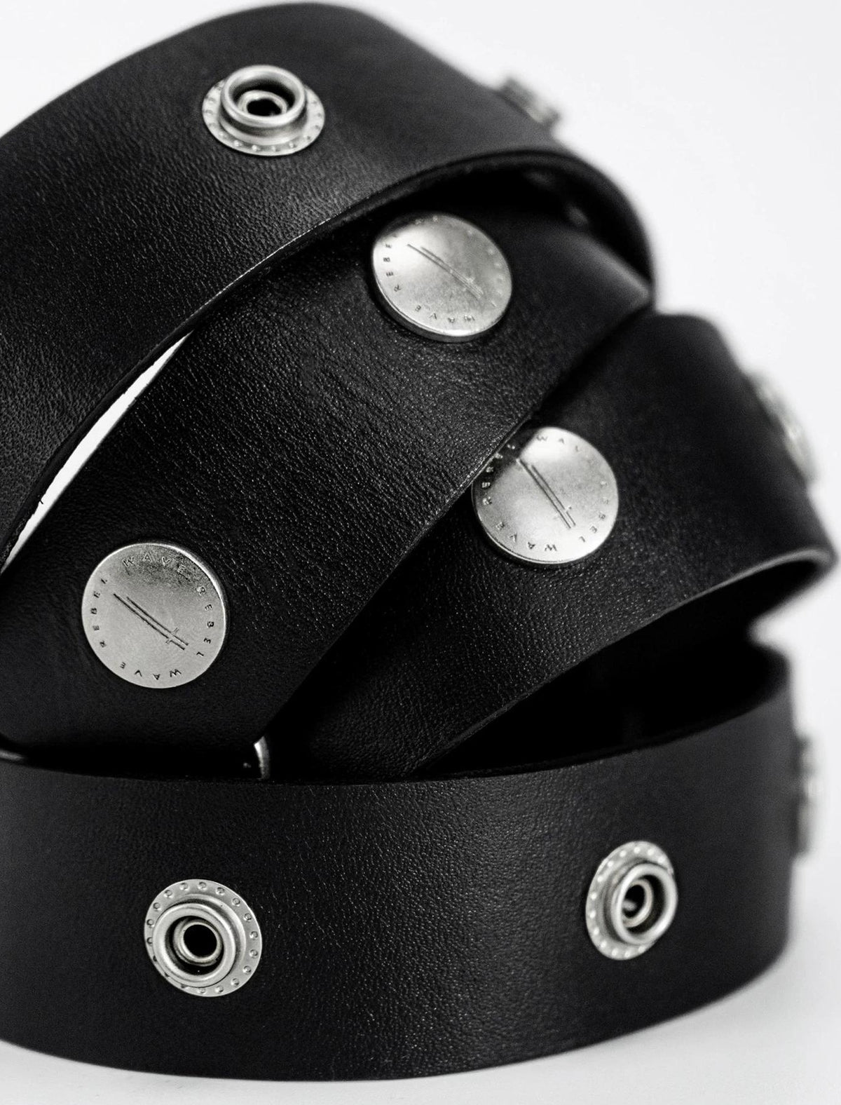 STUDDED LEATHER BUCKLE BELT