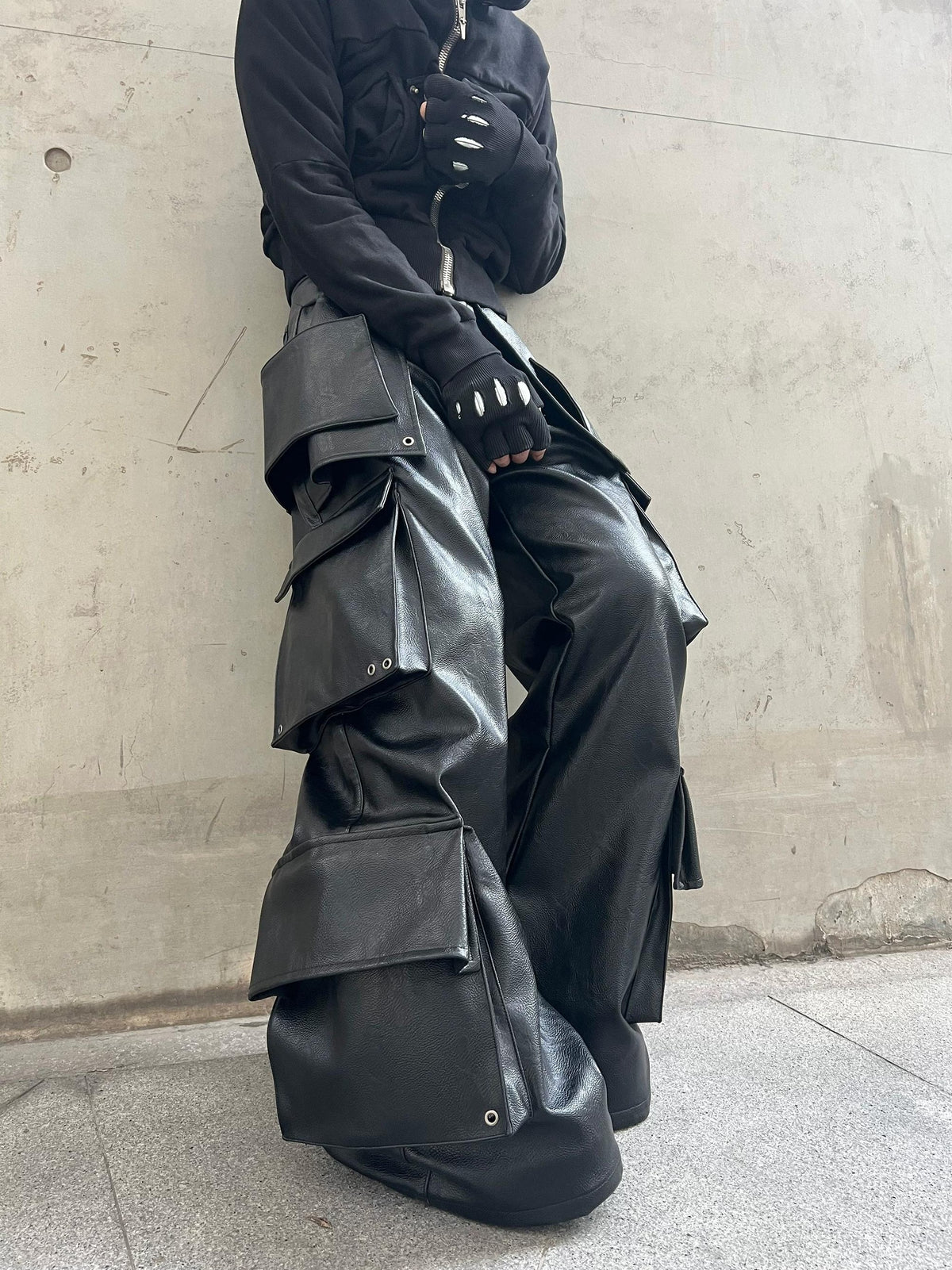 YMIRAU MULTI-POCKET LEATHER PANTS