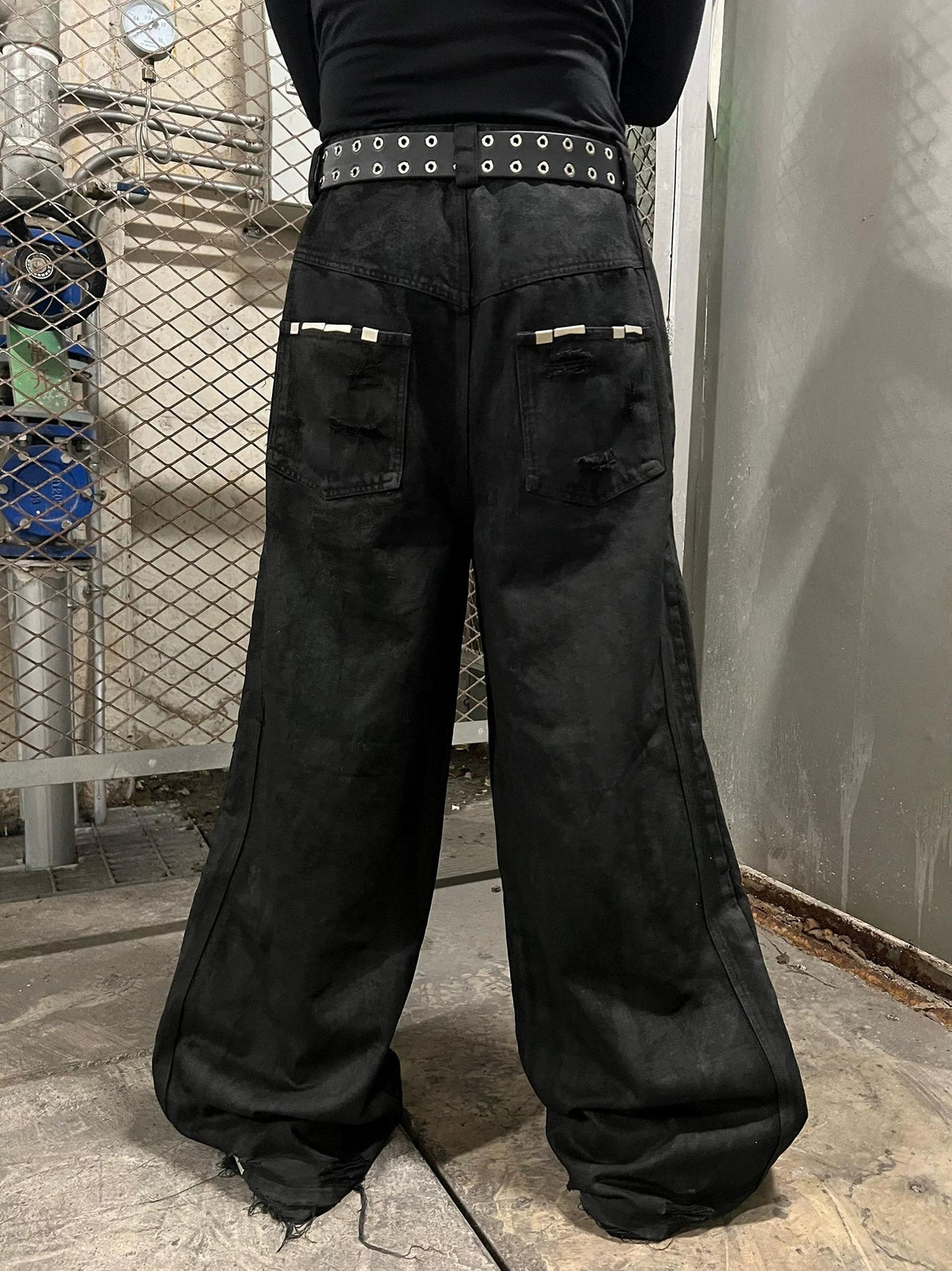 WIDE LEG DESTROYED WAXED JEANS