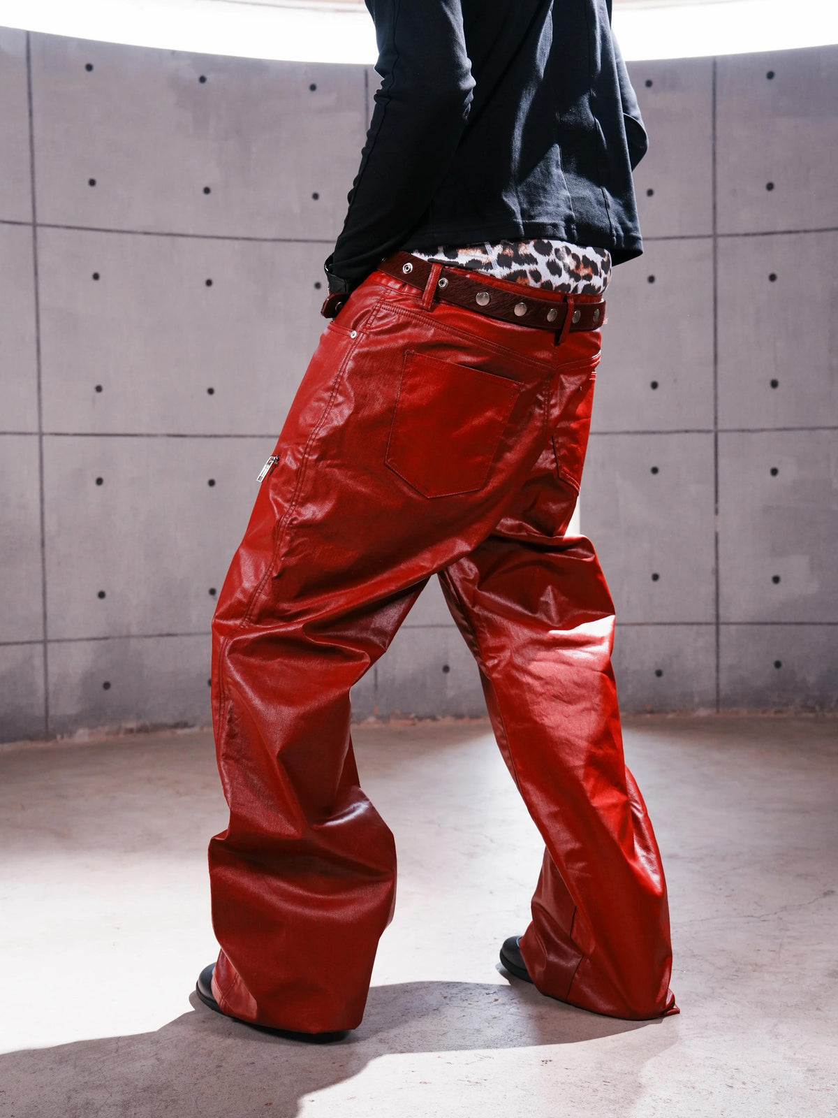 LIQUID METAL PINK COATED JEANS
