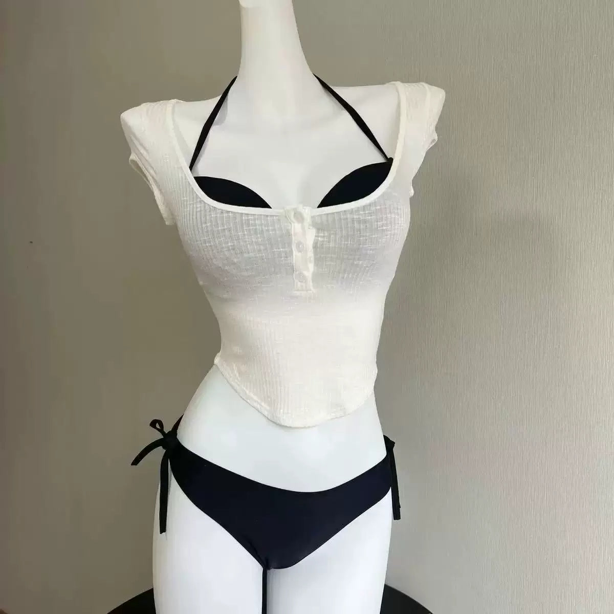 CHIC THREE-PIECE BIKINI SET