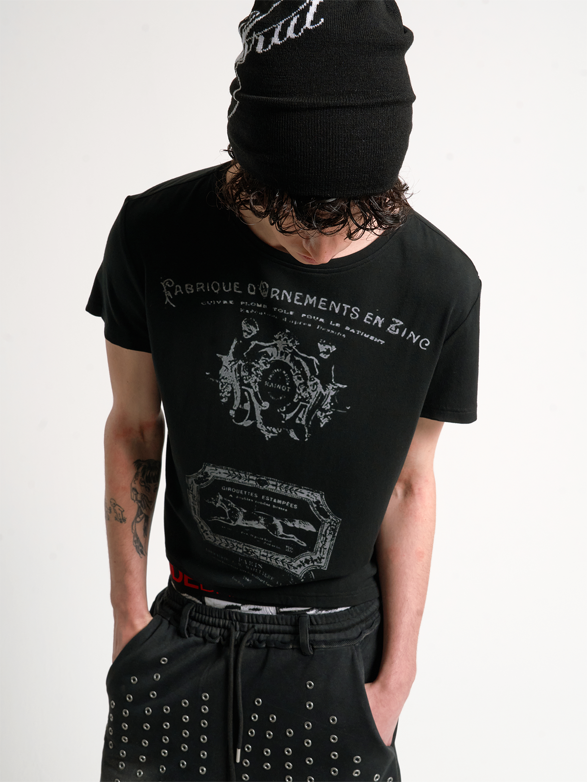 ENGRAVED PRINT STREET TEE