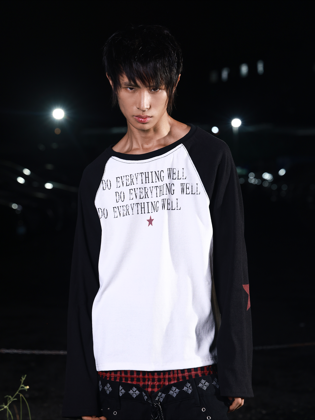 THREADED BLACK AND WHITE TEE