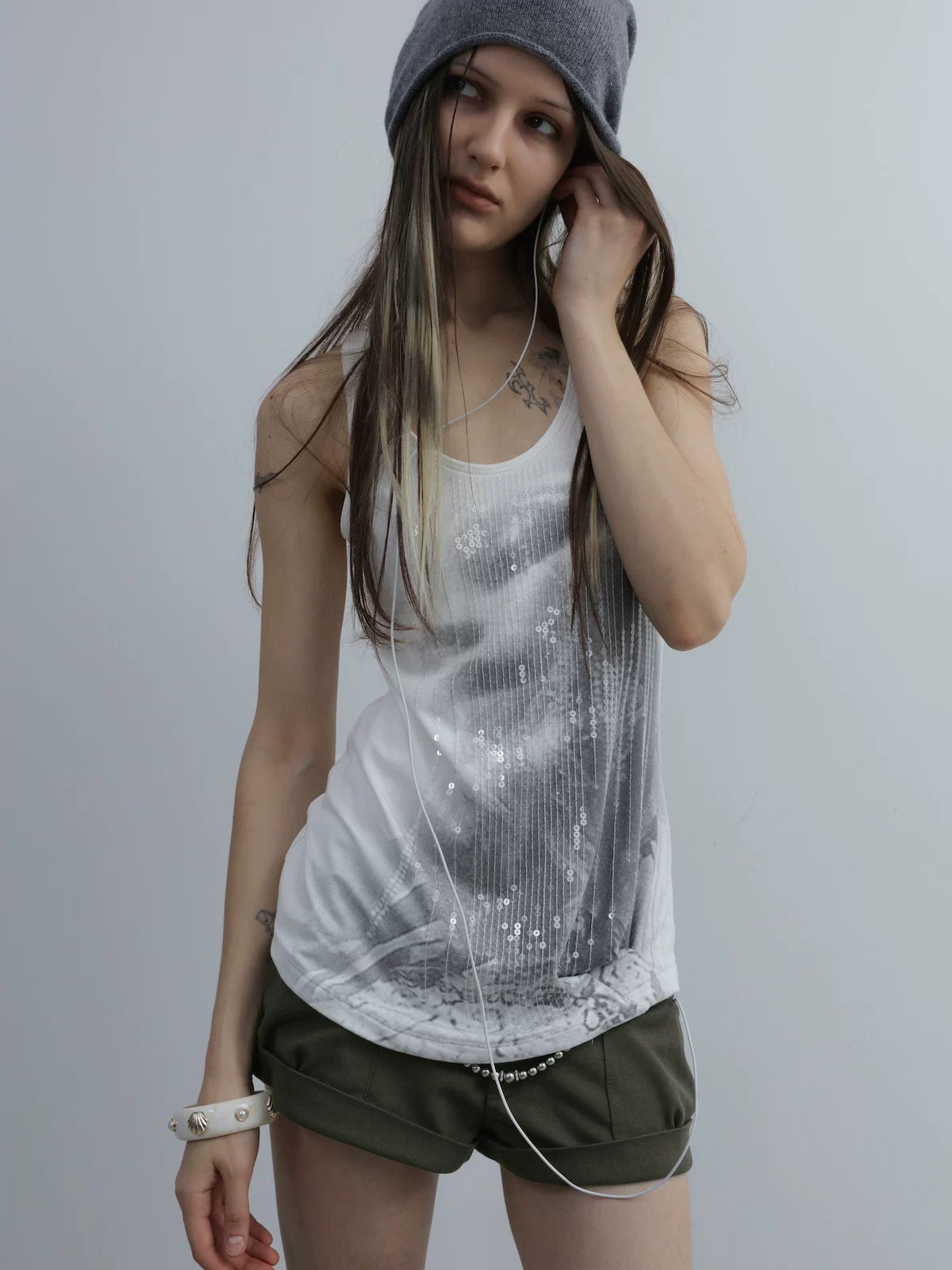 U NECK SEQUIN PRINT TANK TOP