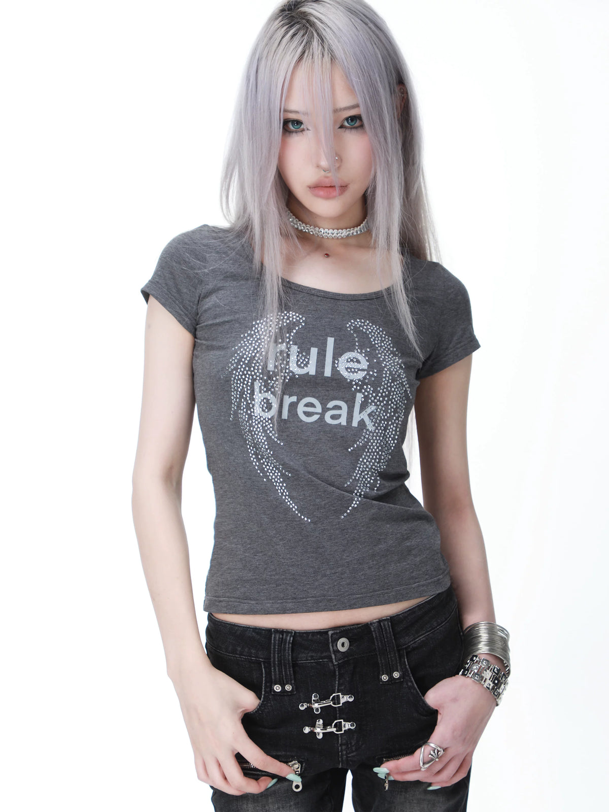 RHINESTONE WINGED U NECK T-SHIRT