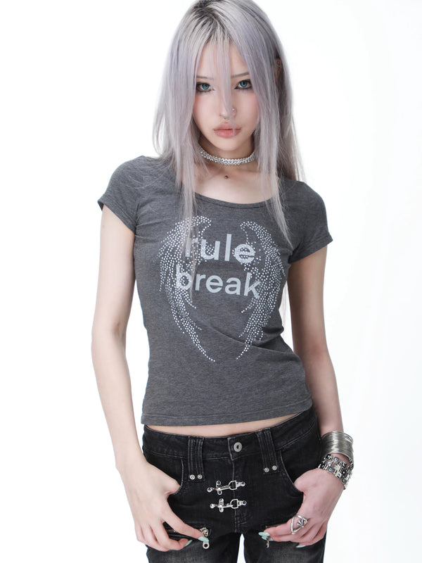 RHINESTONE WINGED U NECK T-SHIRT