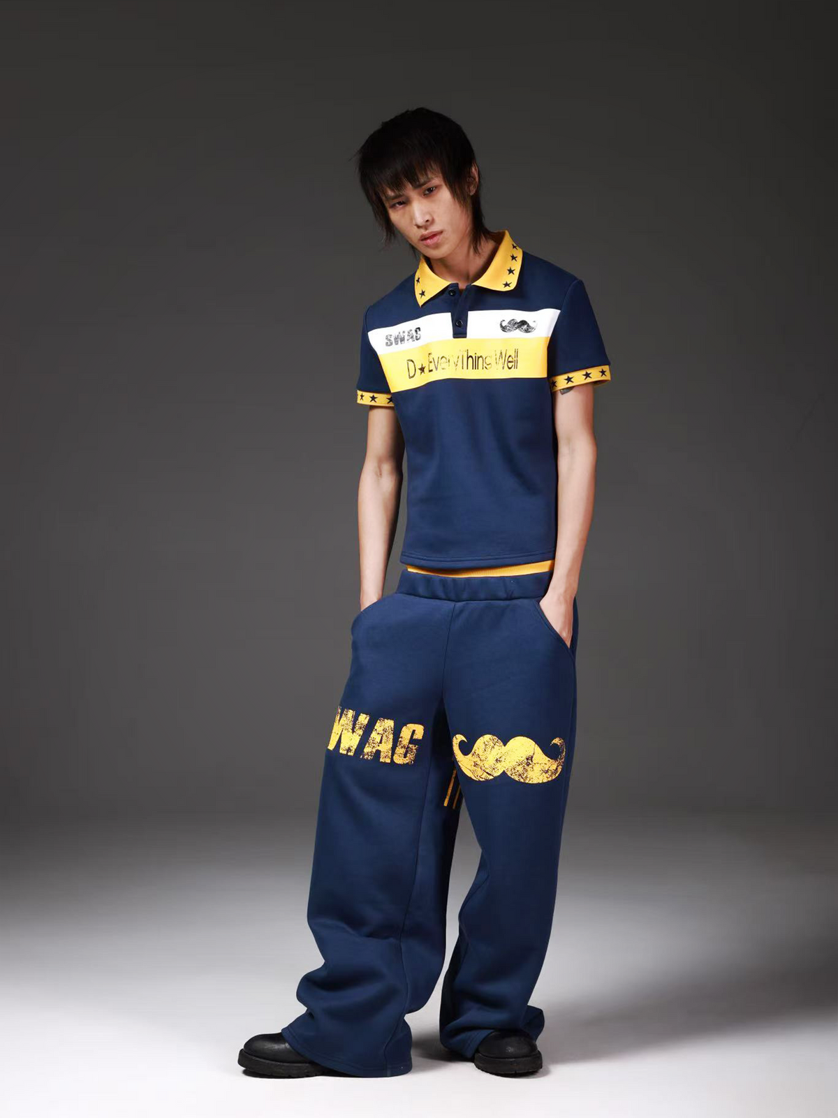 BAGGY NAVY SWEATPANTS