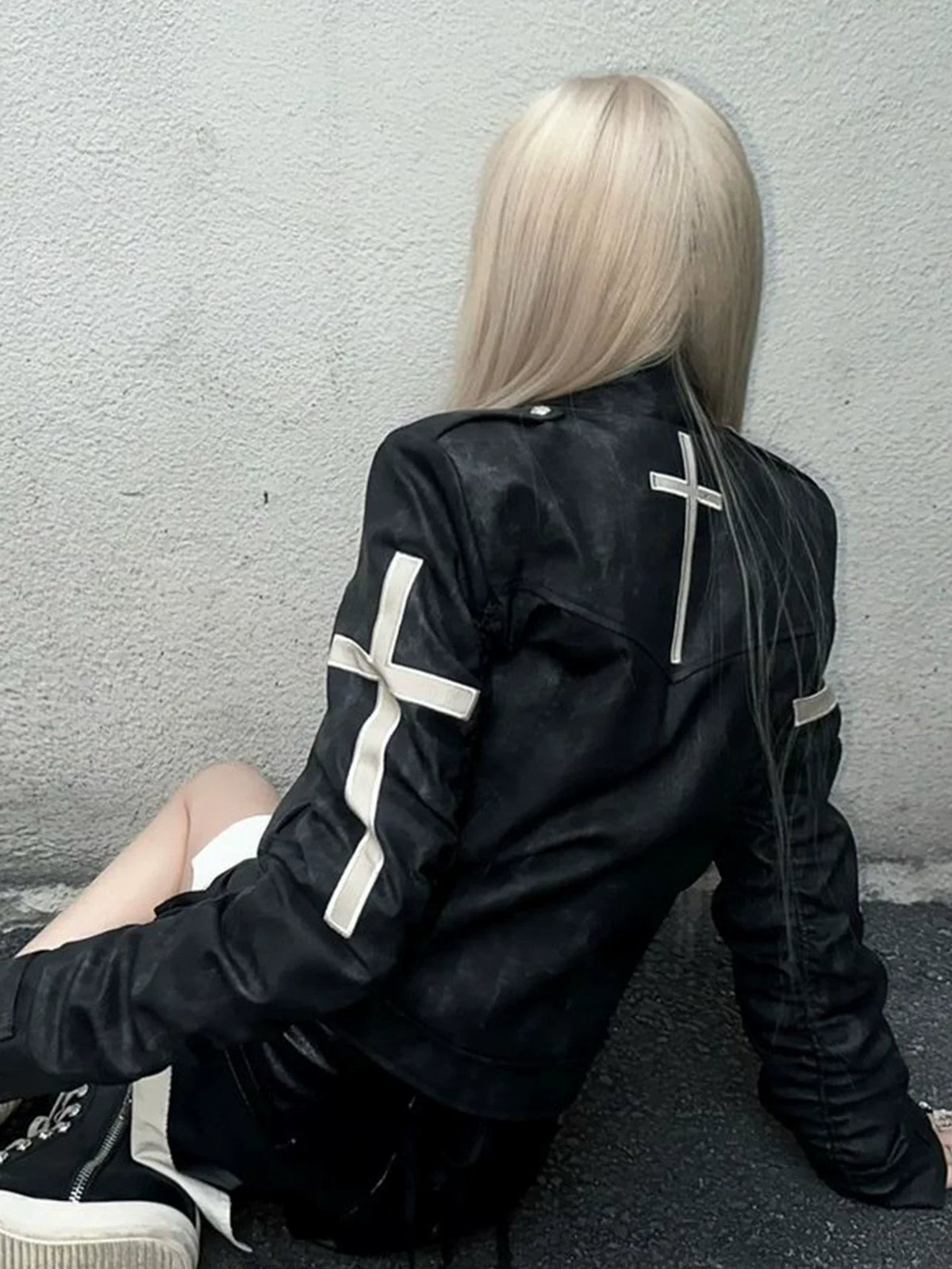 CHIC CROSSBODY LEATHER JACKET