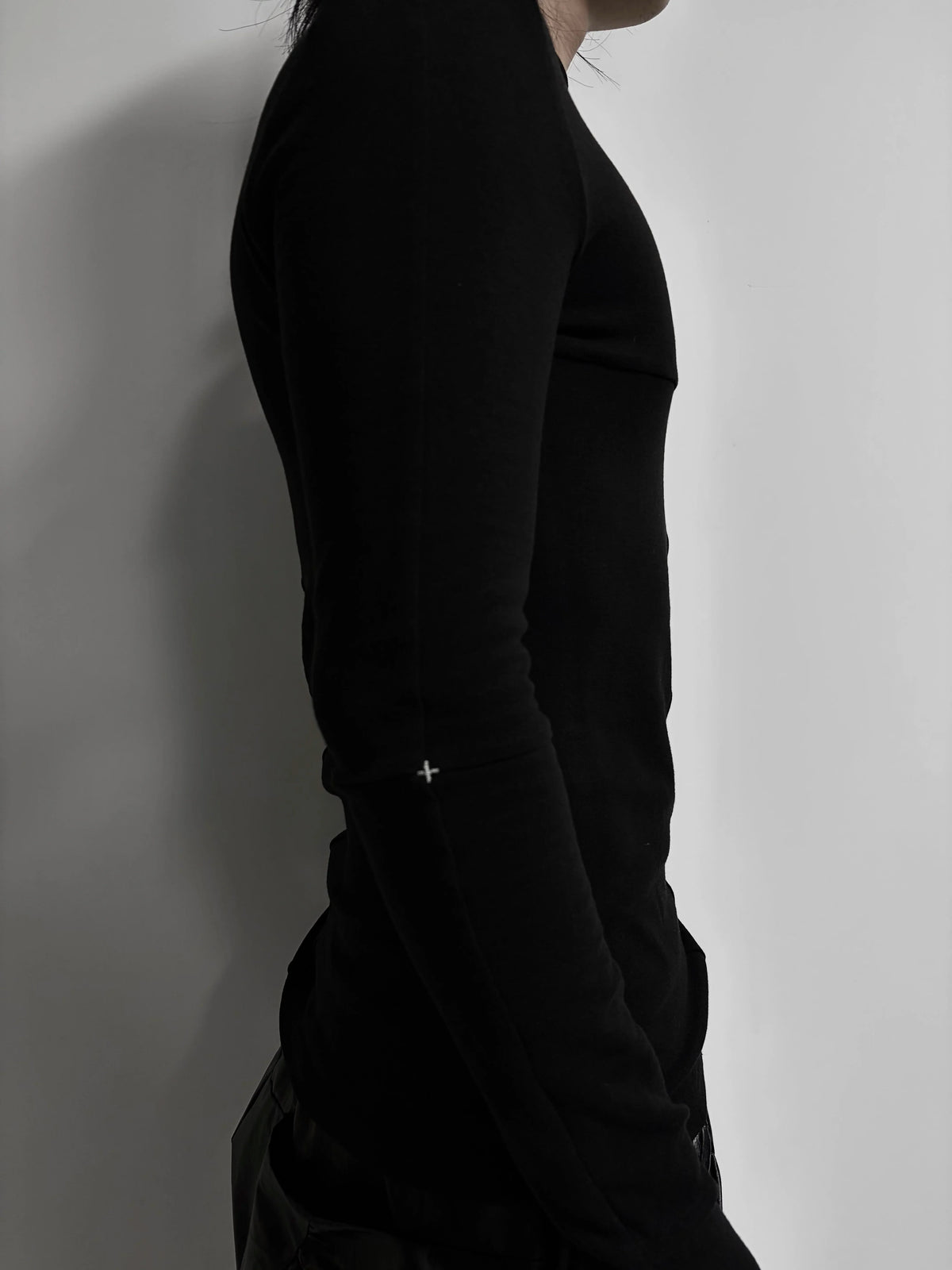 DARK SLIM FIT FLEECE TOP