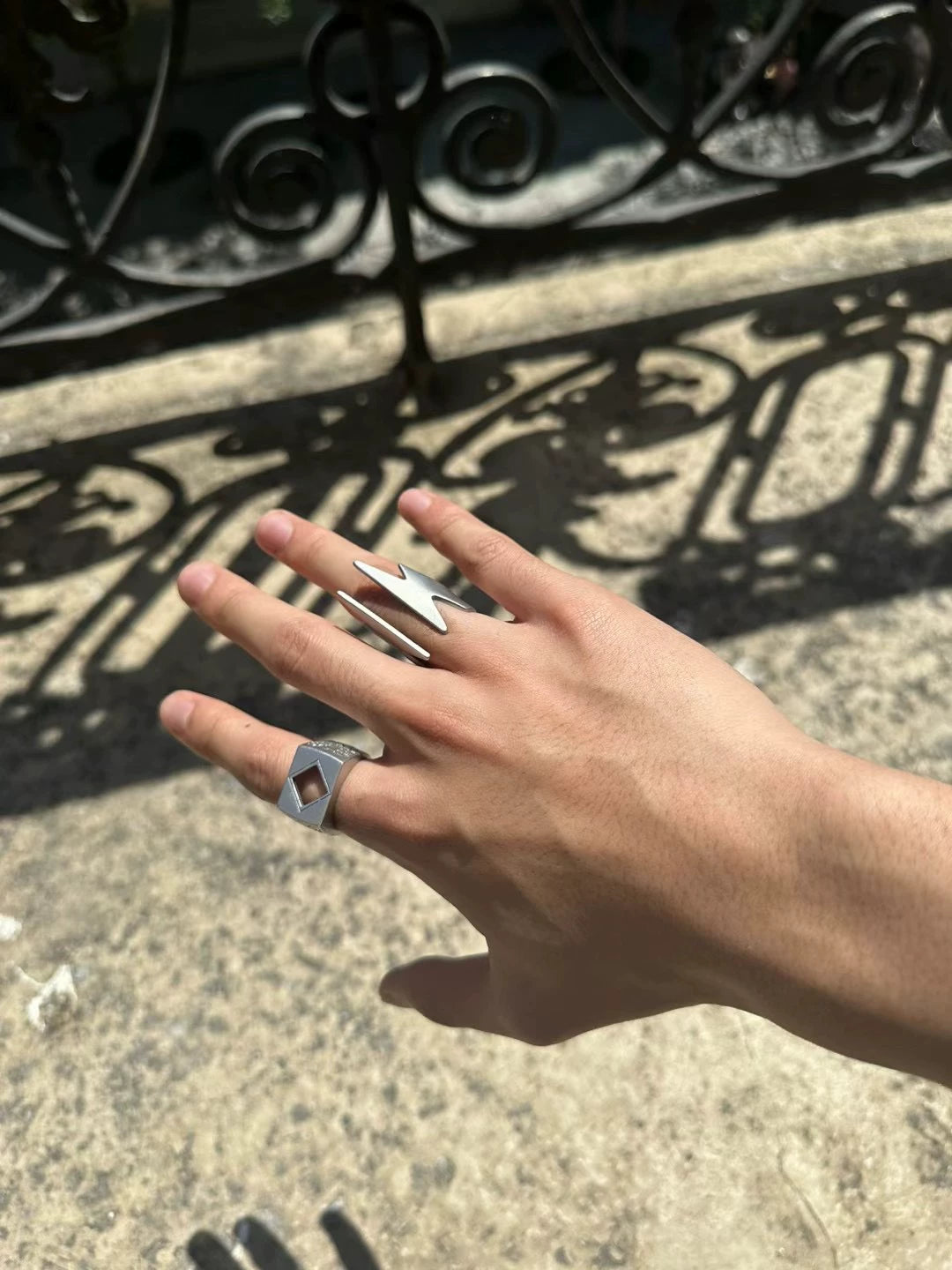 HOLLOW DIAMOND SHAPED RING