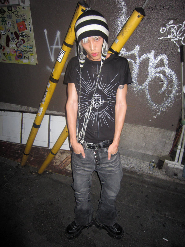 SWALLOWTAIL HEM T-SHIRT