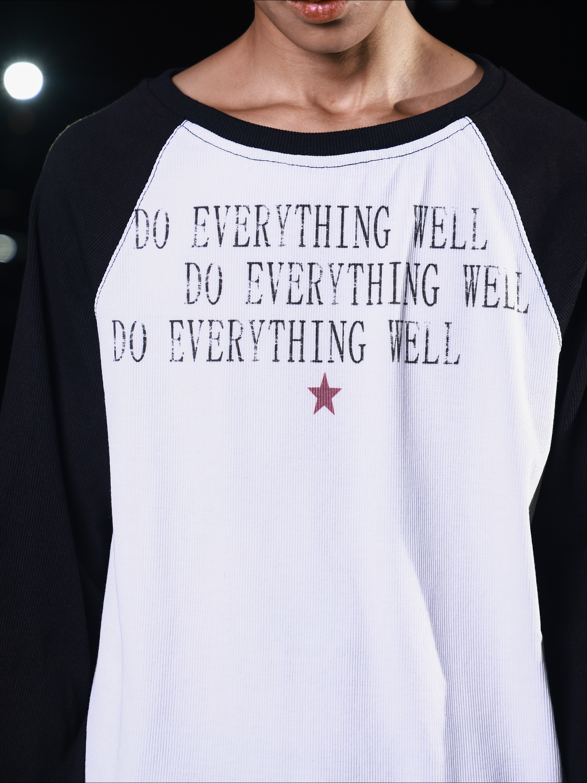 THREADED BLACK AND WHITE TEE