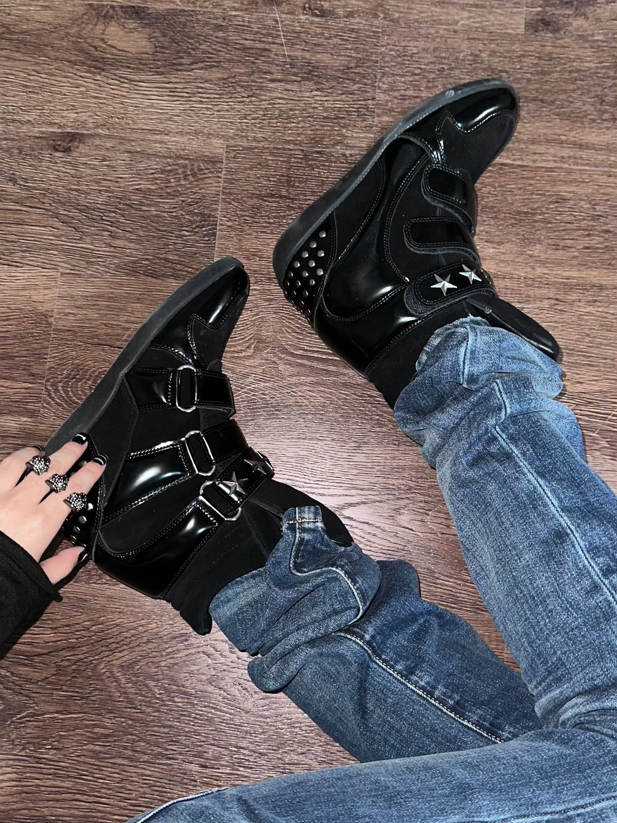 RETRO RIVET PLATFORM SNEAKERS