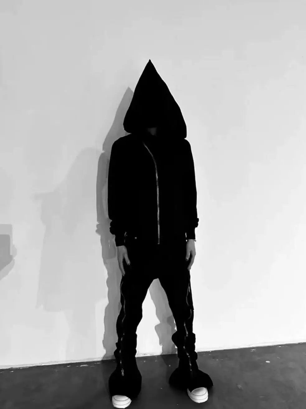 OBLIQUE ZIP WIZARD HOODIE