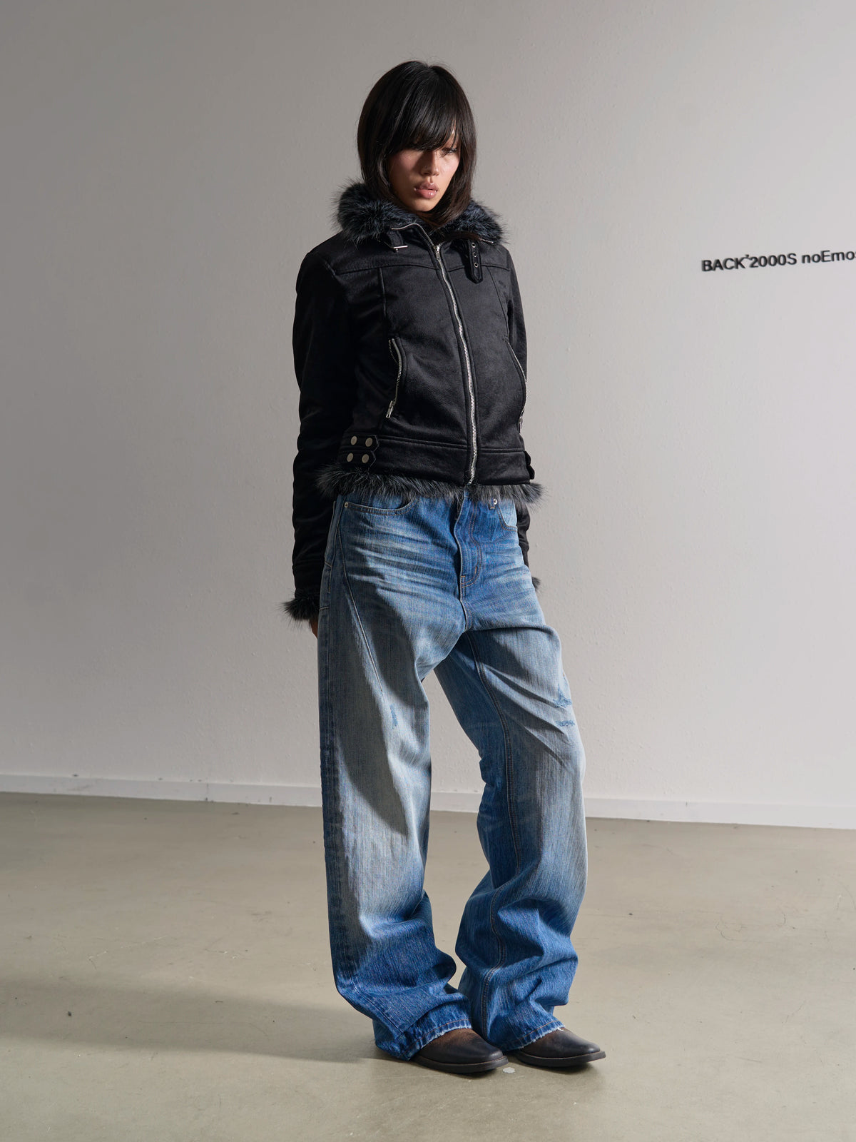 LIGHT BLUE STRAIGHT FIT JEANS