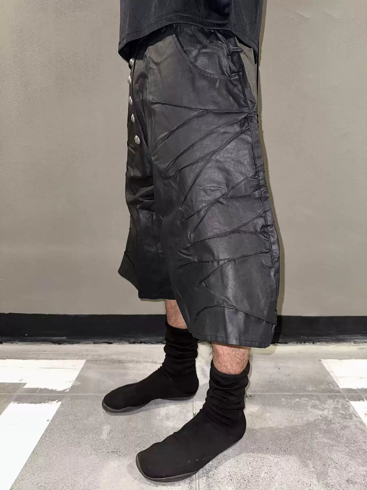 VERSATILE PLEATED SHORTS